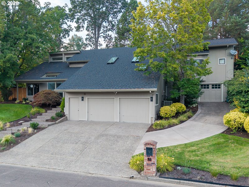 7785 Southwest Westgate Way Portland, OR 97225 - Photo 2 of 48 Front Yard