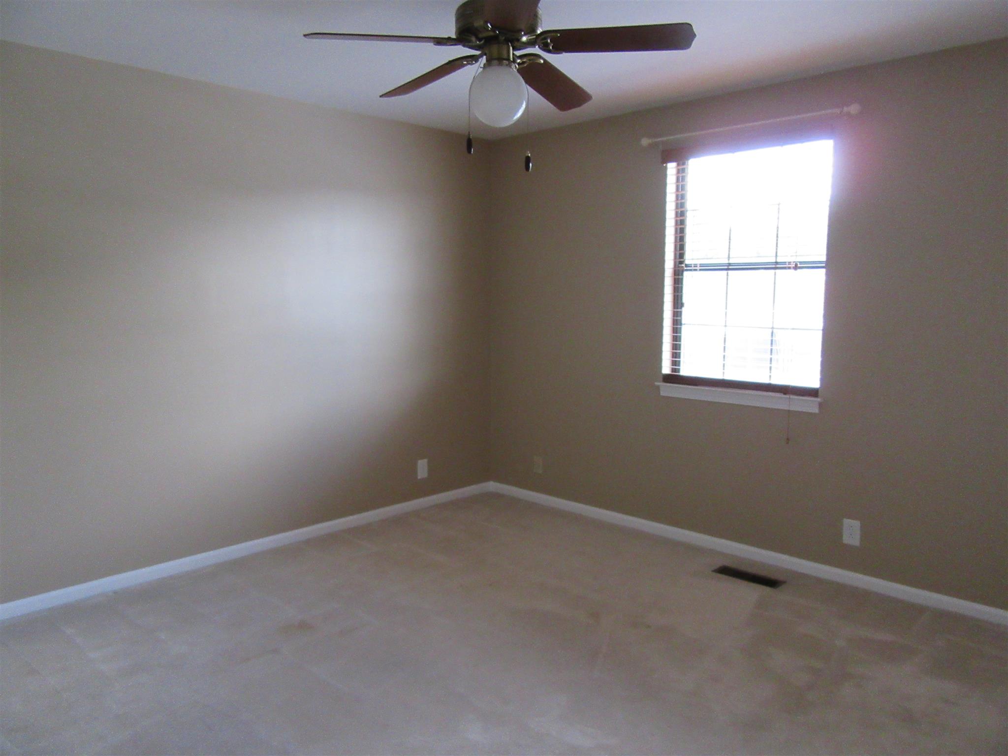 1252 General George Patton Road Nashville, TN 37221 - Photo 20 of 30 an empty room with a window