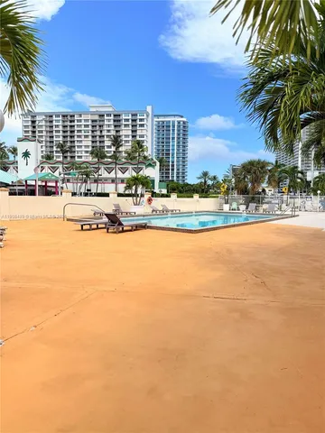 $2,000 | 1780 79th Street Causeway, Unit C111, North Bay Village, FL 33141