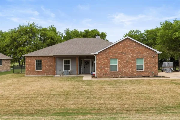 $365,000 | 429 Collin Street, Nevada, TX 75173