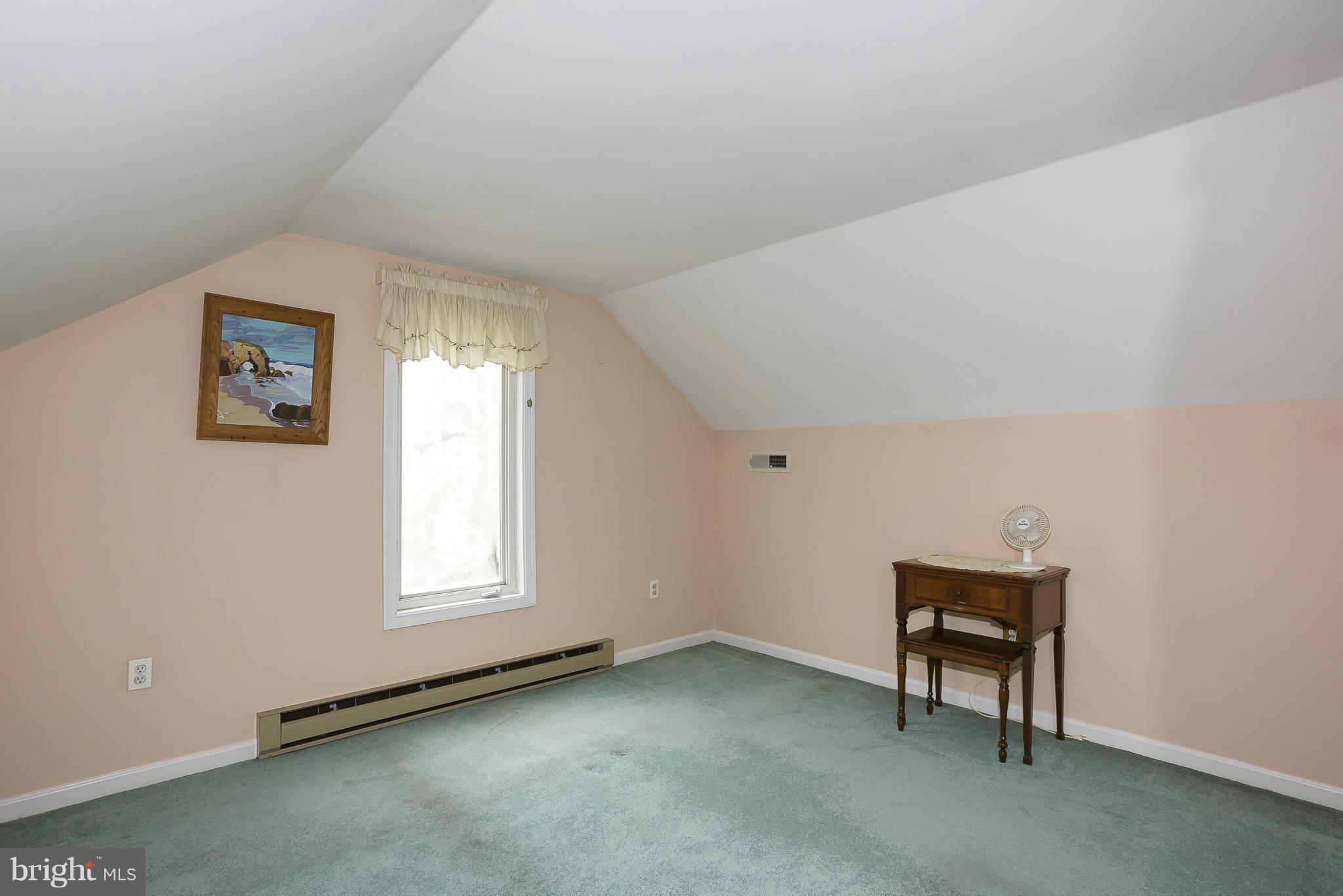 3917 Rhode Harbor Road Edgewater, MD 21037 - Photo 17 of 28 Bedroom 3 (upper level)