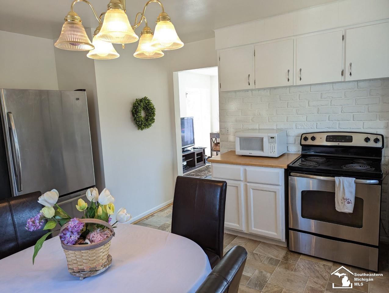 15435 Hull Road Monroe, MI 48161 - Photo 6 of 27