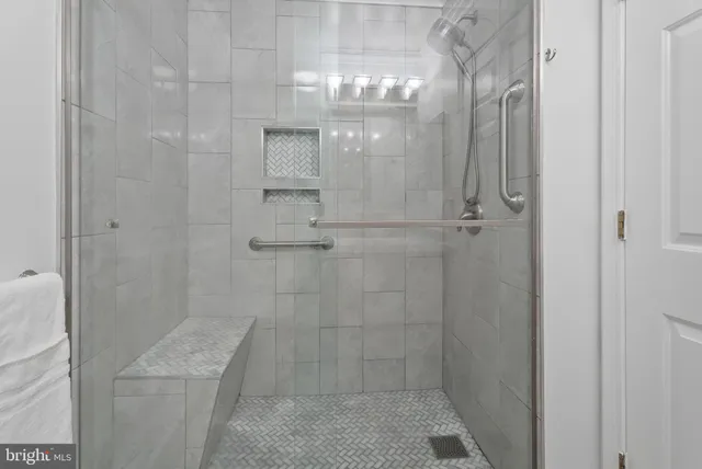 $285,000 | 2406 Dominion Drive, Unit 1B, Frederick, MD 21702