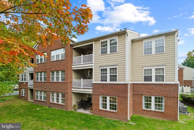 $285,000 | 2406 Dominion Drive, Unit 1B, Frederick, MD 21702