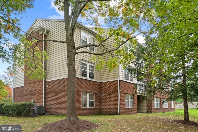 $285,000 | 2406 Dominion Drive, Unit 1B, Frederick, MD 21702