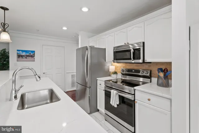 $285,000 | 2406 Dominion Drive, Unit 1B, Frederick, MD 21702