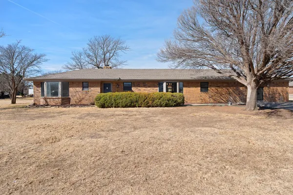 $368,000 | 200 Hermosa Street, Claude, TX 79019