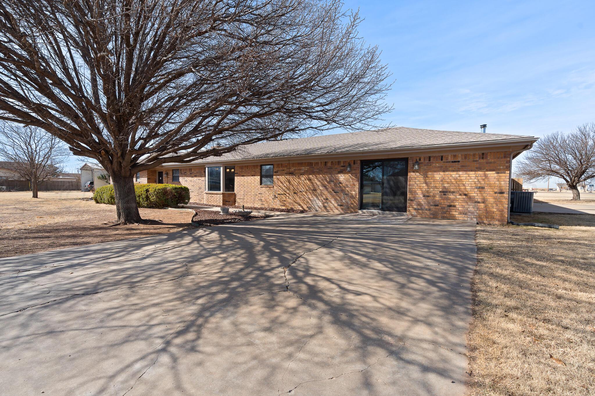 200 Hermosa Street Claude, TX 79019 - Photo 2 of 30 Front of House view 2