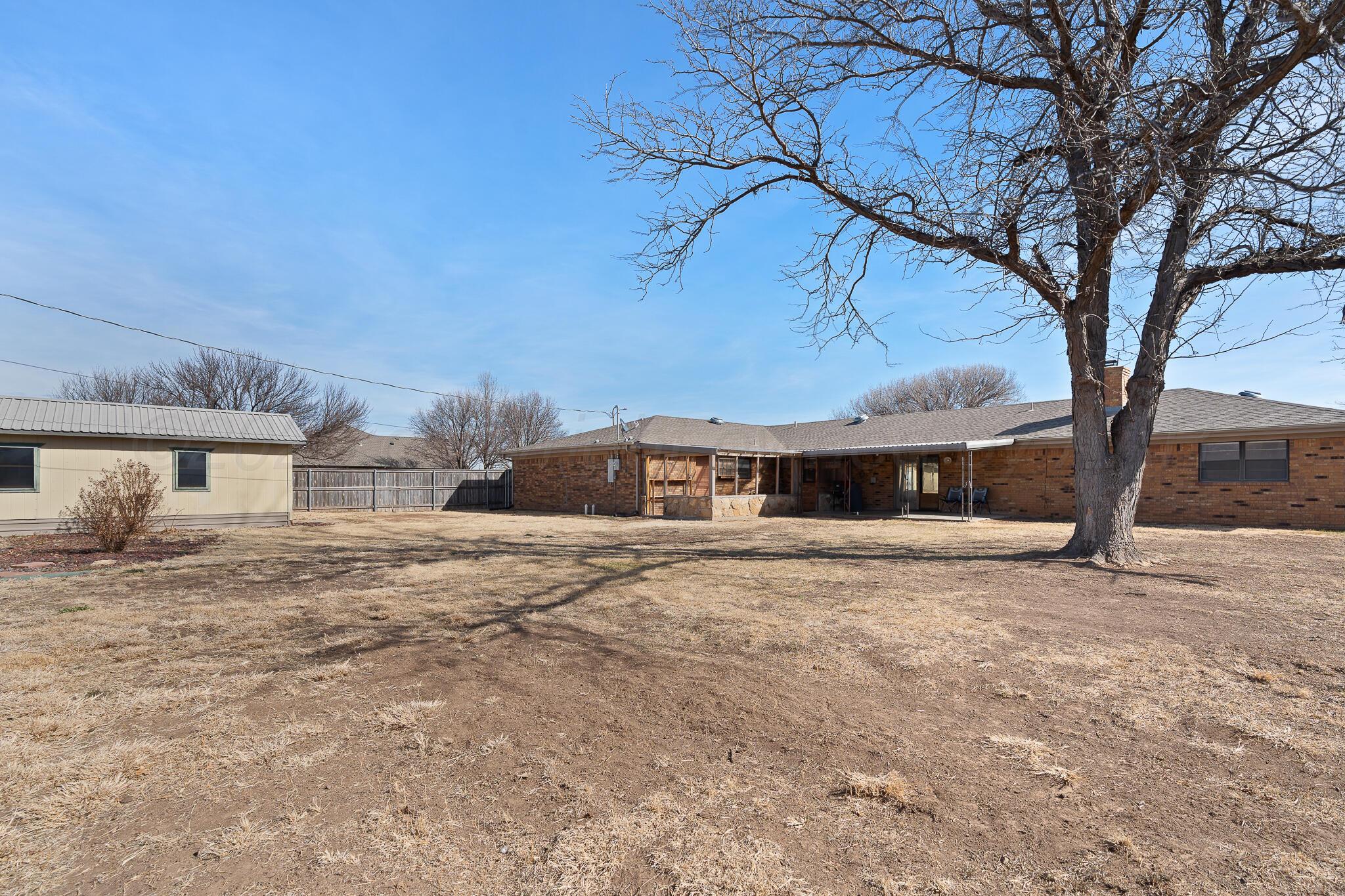 200 Hermosa Street Claude, TX 79019 - Photo 27 of 30 Back of House