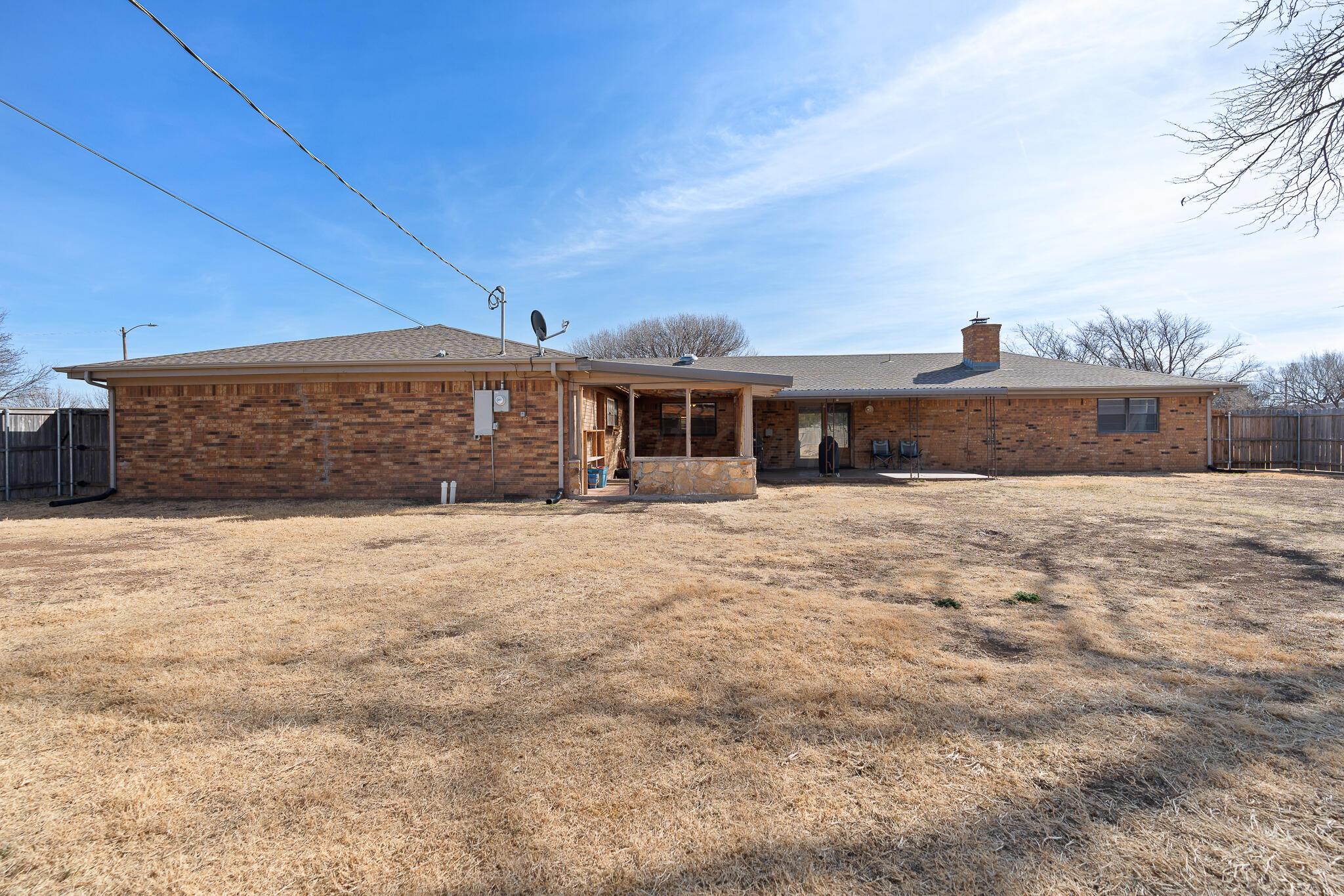 200 Hermosa Street Claude, TX 79019 - Photo 28 of 30 Back of House view 2