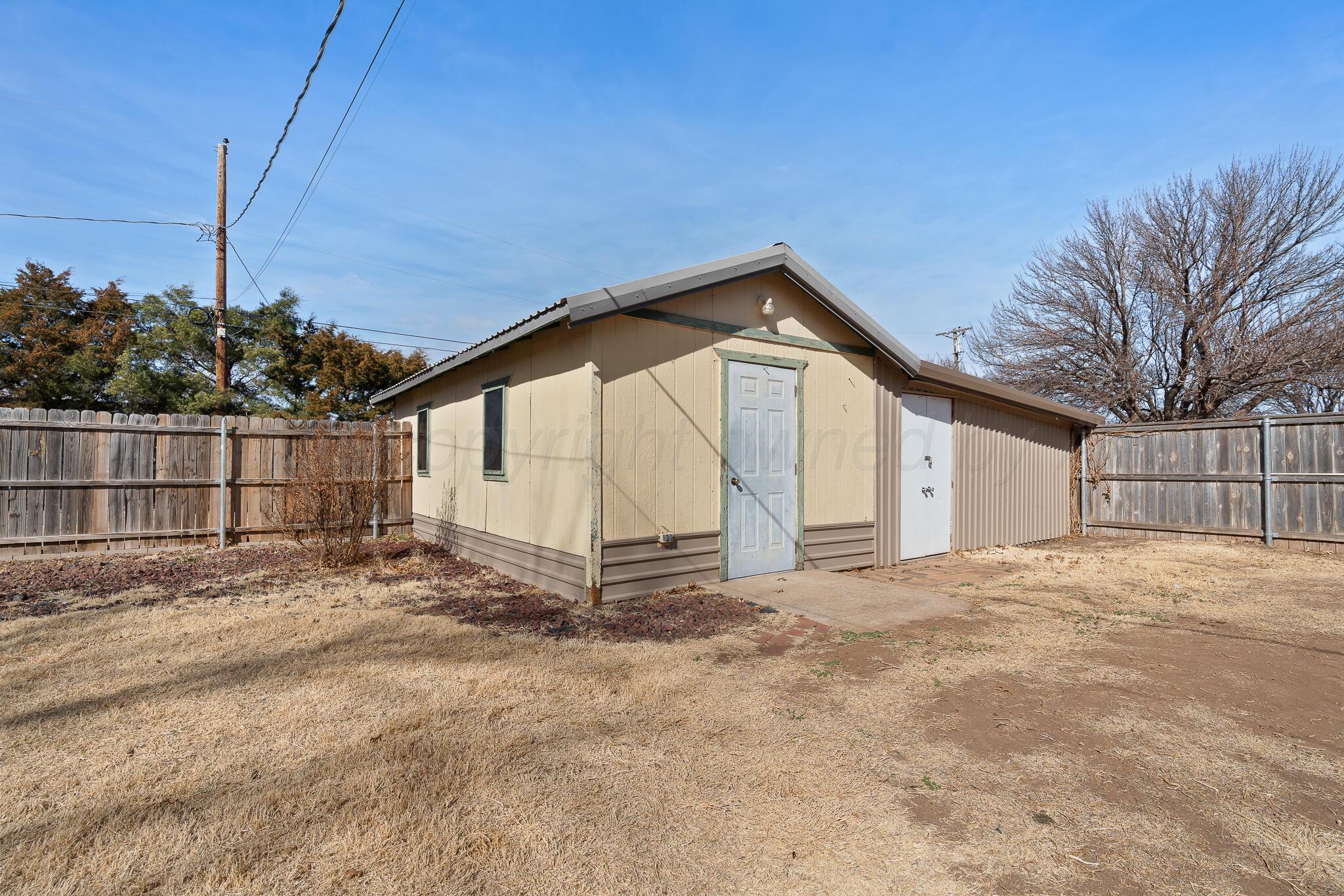 200 Hermosa Street Claude, TX 79019 - Photo 30 of 30 Storabe Building