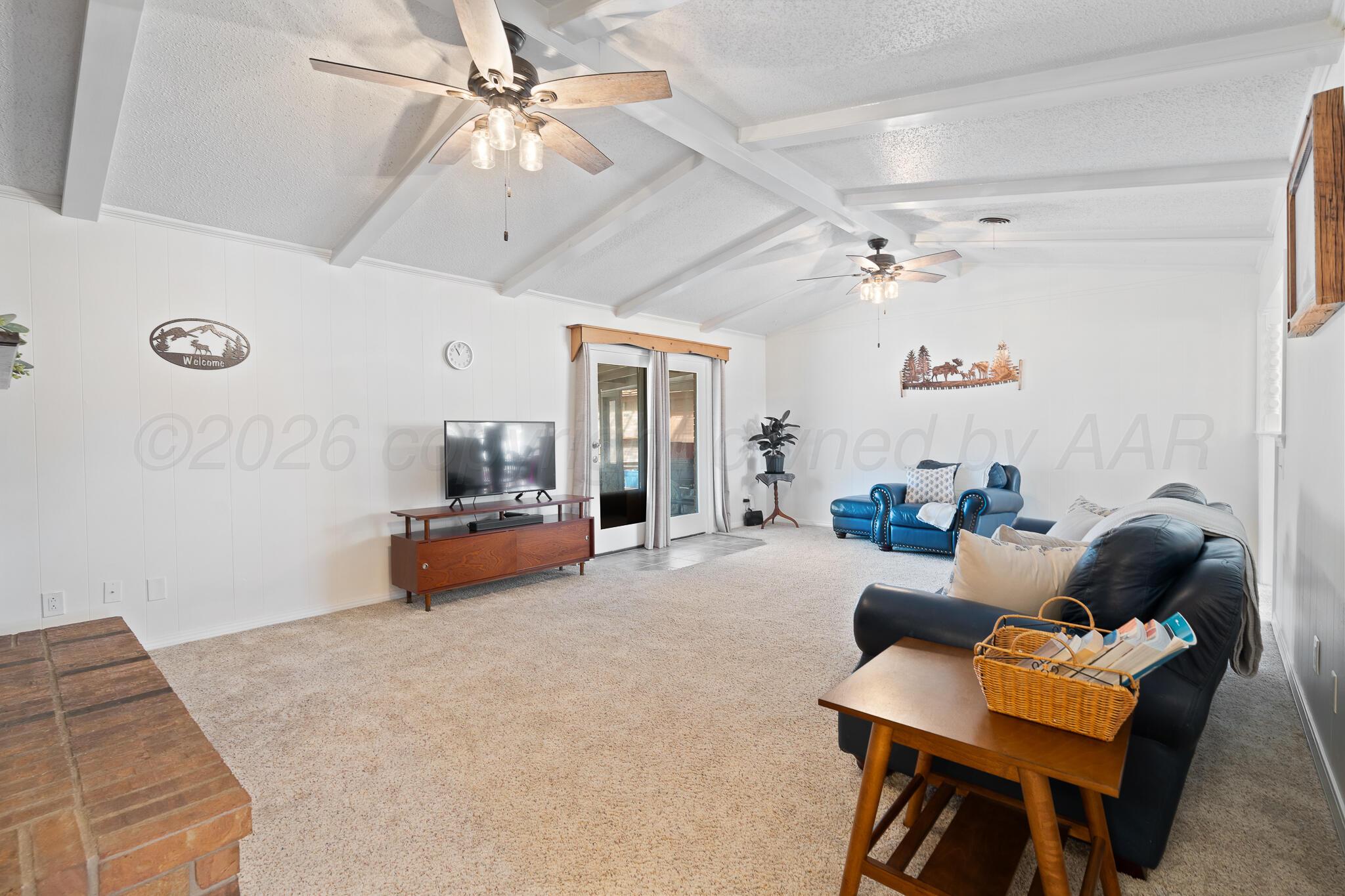 200 Hermosa Street Claude, TX 79019 - Photo 6 of 30 Living Area view 2