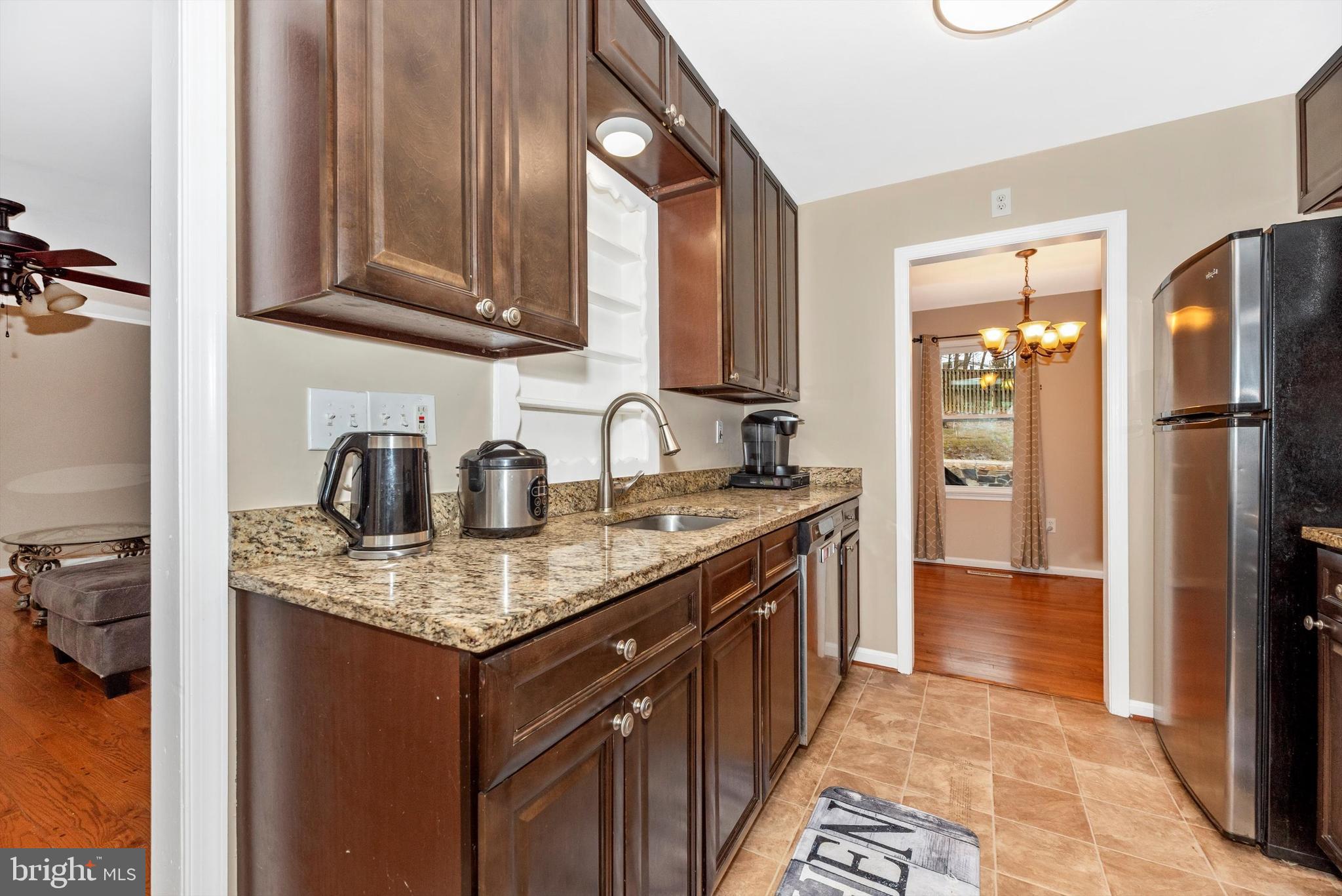 23805 Stringtown Road Clarksburg, MD 20871 - Photo 14 of 49 42" Cabinetry