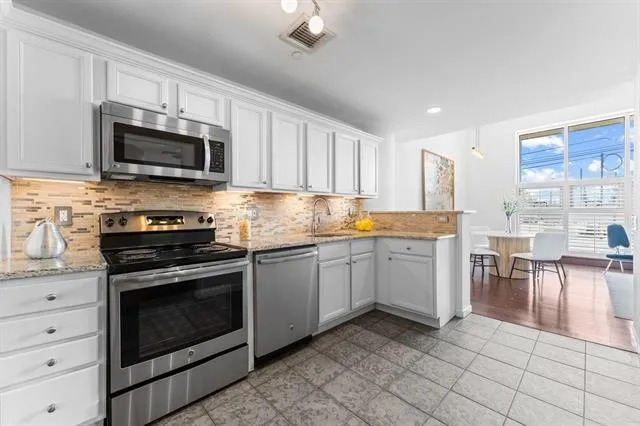 $439,900 | 689 Marin Boulevard, Unit 107, Jersey City, NJ 07310