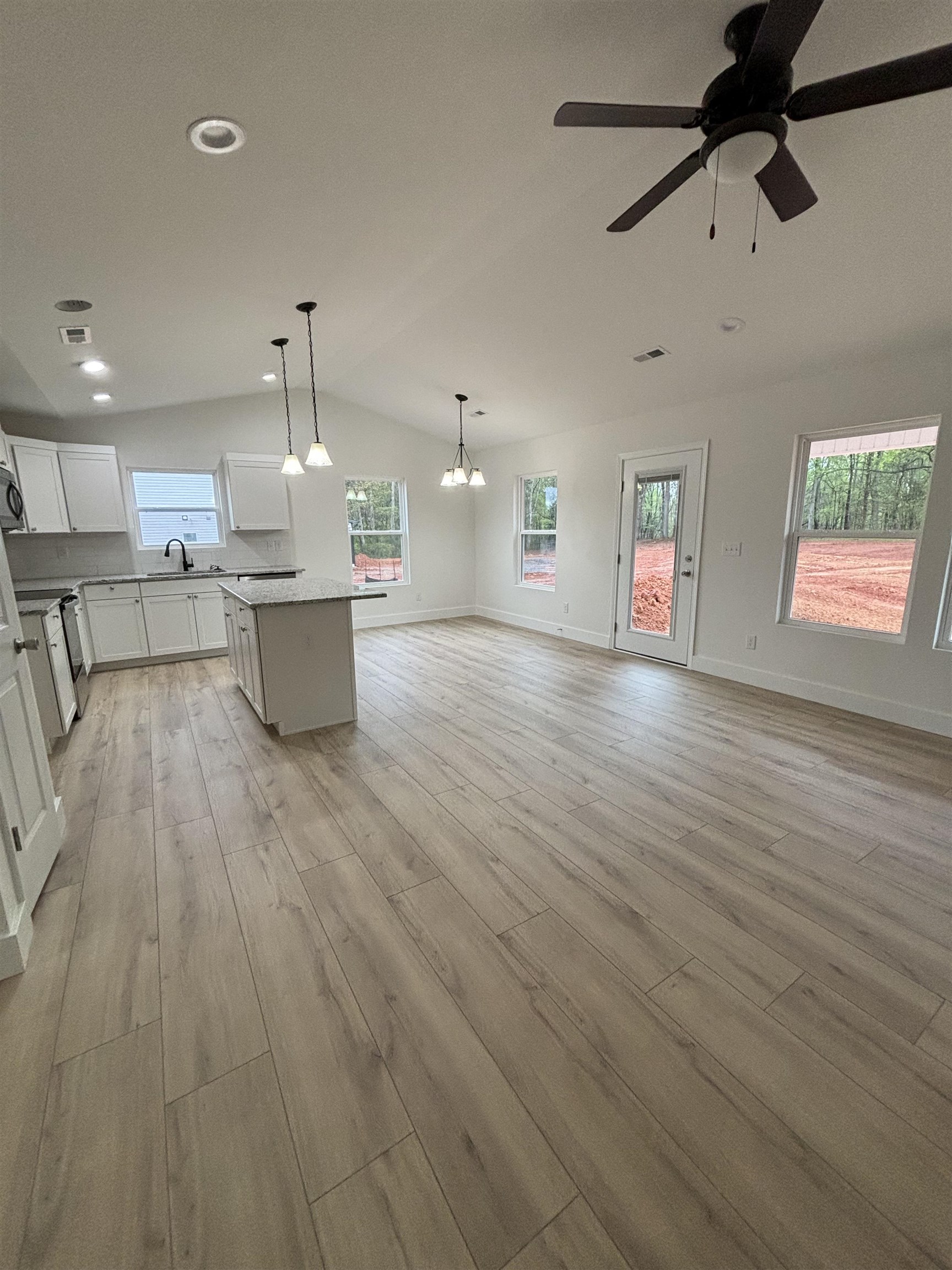 792 Darwin Road Gaffney, SC 29340 - Photo 12 of 24 Gallery Image 12