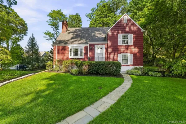 $849,000 | 24 Smallwood Place, White Plains, NY 10603