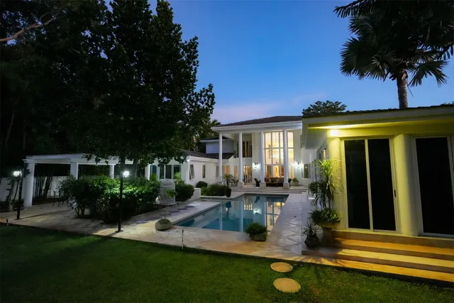 $1,395,000 | 26 La Ceiba Avenue