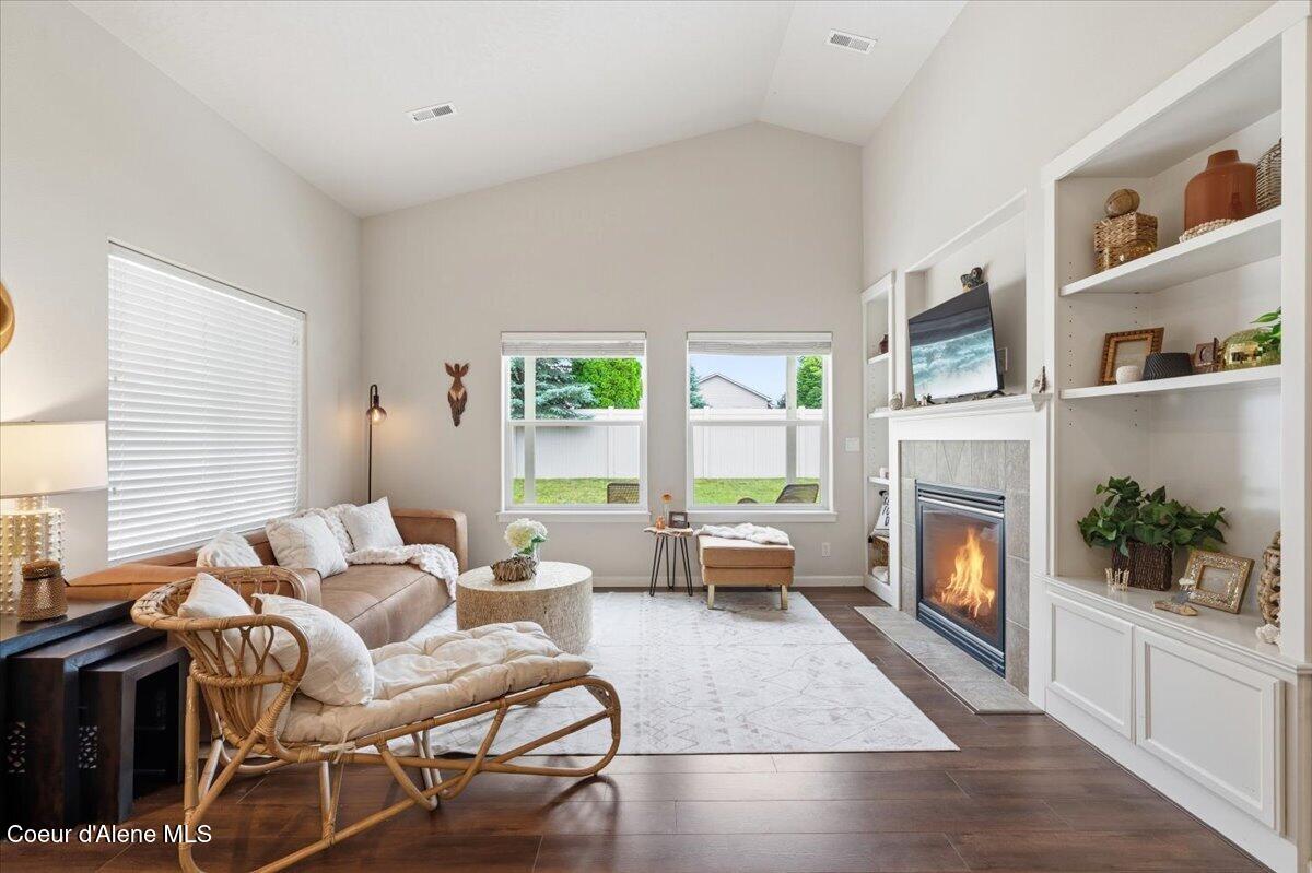6208 Cornwall Street Coeur D'Alene, ID 83815 - Photo 7 of 33 07-Living Room