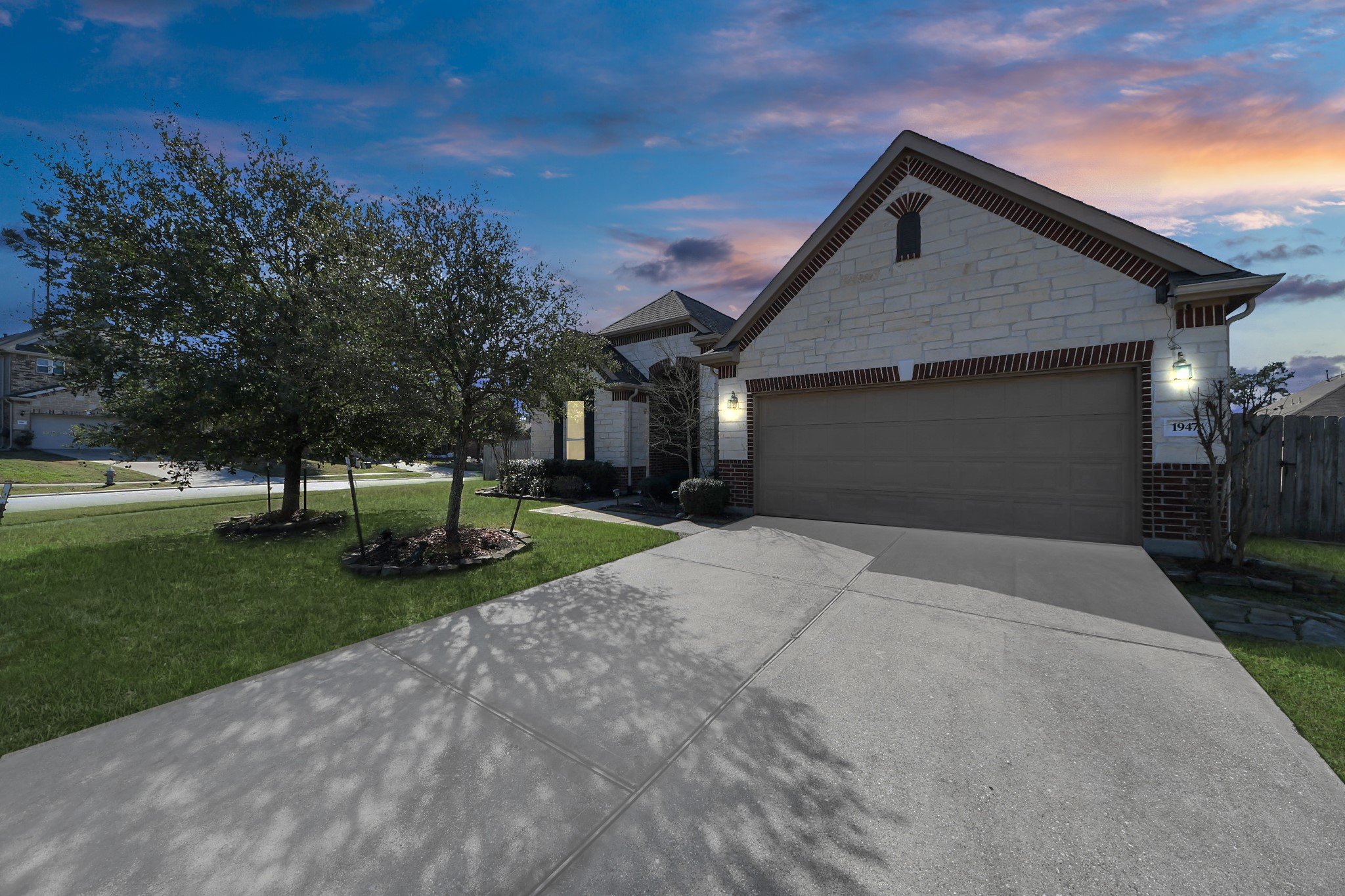1947 Parnevik Place Conroe, TX 77304 - Photo 2 of 37