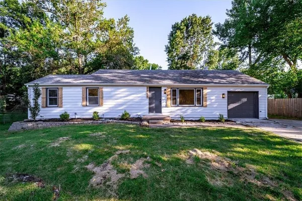 $345,000 | 7305 Lamar Avenue, Overland Park, KS 66204
