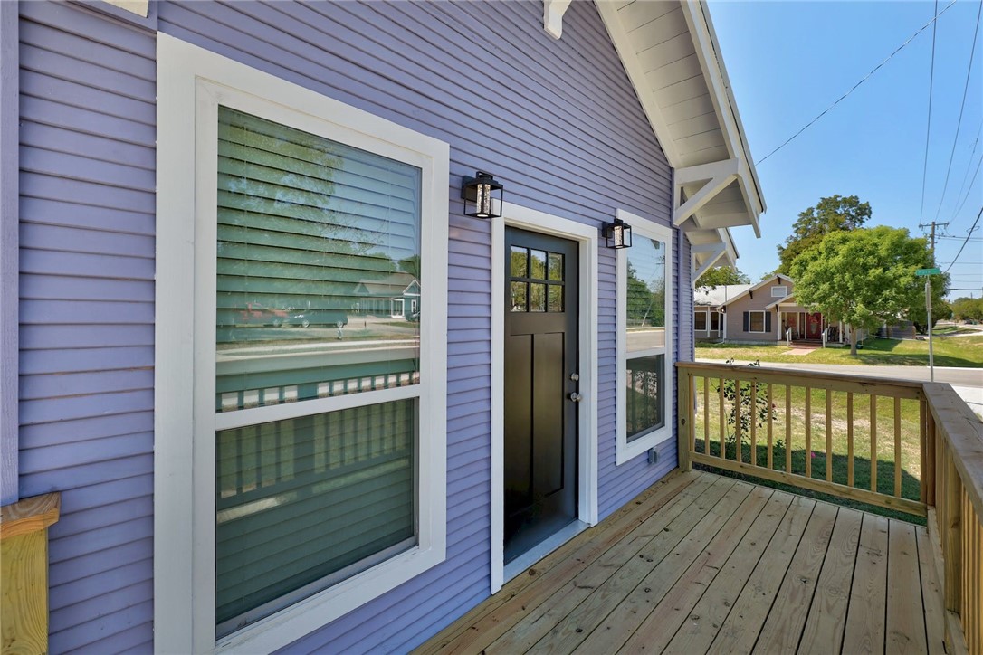 719 West 3rd Street Taylor, TX 76574 - Photo 4 of 31 Front deck