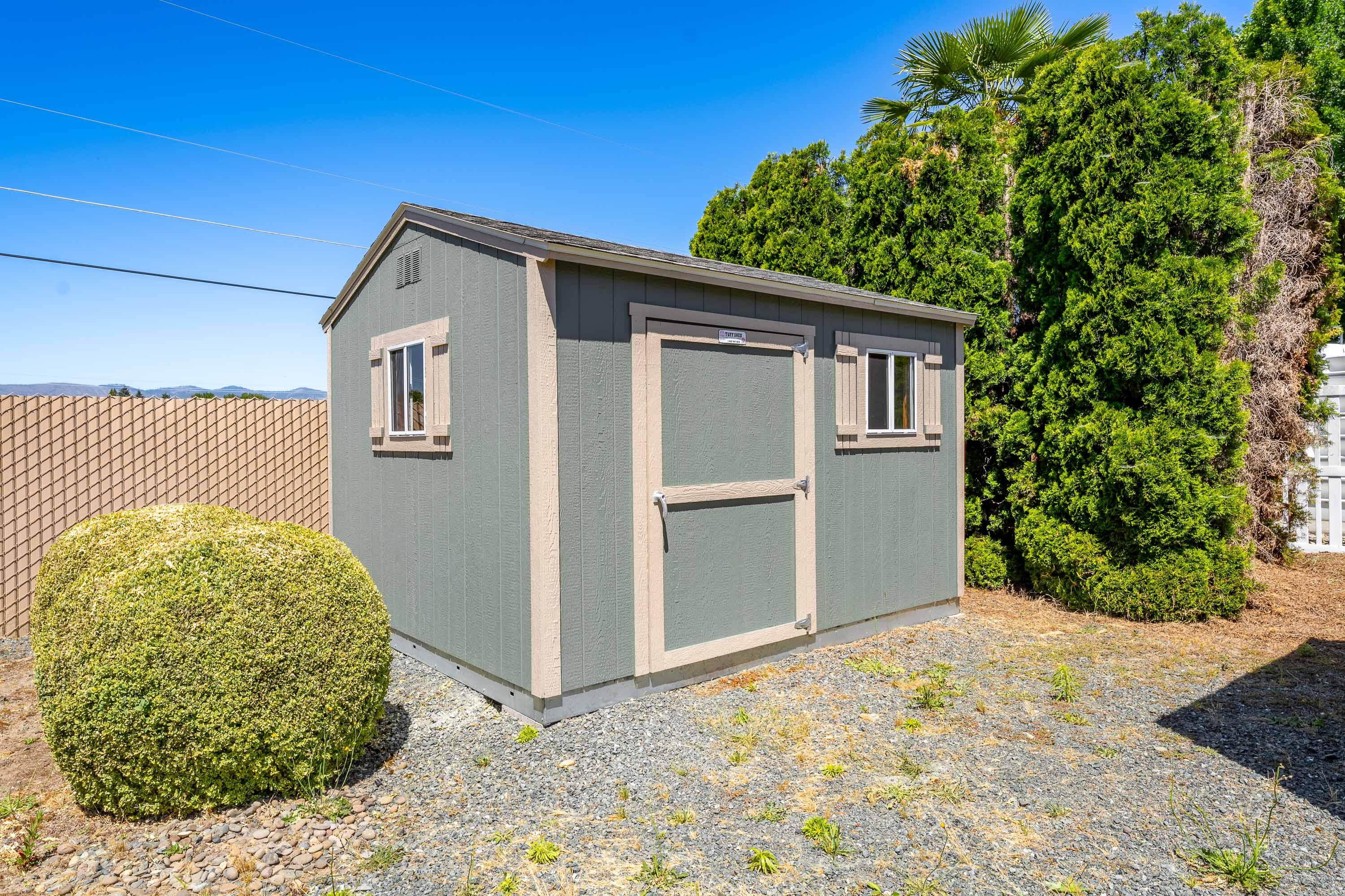 974 Felicia Lane Grants Pass, OR 97527 - Photo 25 of 36