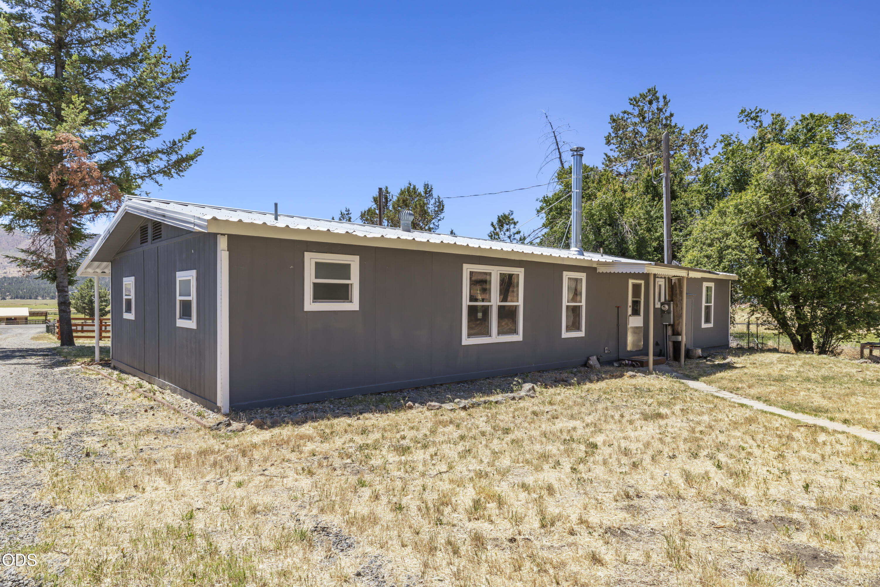 19223 North Poe Valley Road Klamath Falls, OR 97603 - Photo 28 of 58