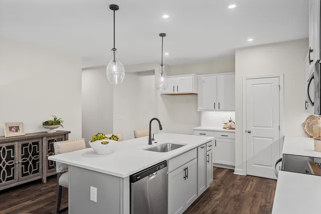 $519,990 | 1925 Hildebrand Lane, Columbia, TN 38401