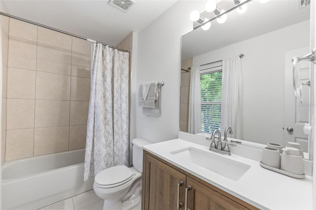 10257 Newminster Loop Ruskin, FL 33573 - Photo 28 of 52
