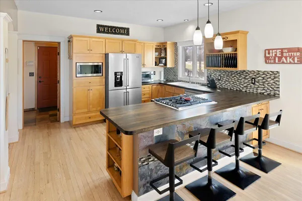 $1,200,000 | 28750 Glader Boulevard, Lindstrom, MN 55045