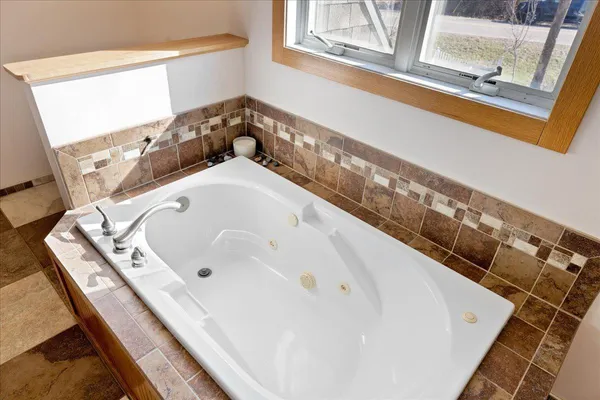 $1,200,000 | 28750 Glader Boulevard, Lindstrom, MN 55045