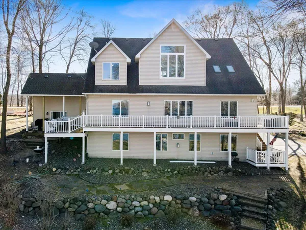 $1,200,000 | 28750 Glader Boulevard, Lindstrom, MN 55045