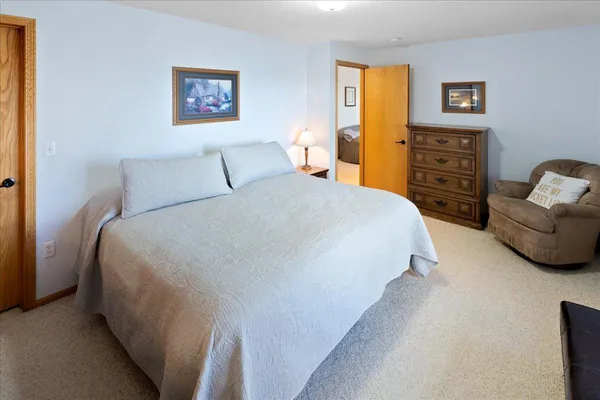 $1,200,000 | 28750 Glader Boulevard, Lindstrom, MN 55045