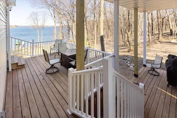 $1,200,000 | 28750 Glader Boulevard, Lindstrom, MN 55045