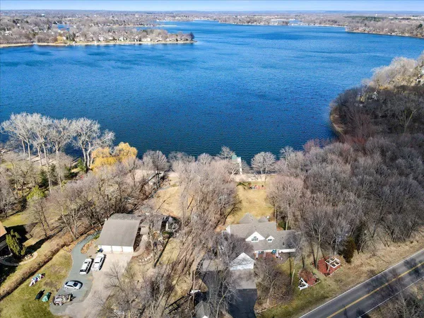 $1,200,000 | 28750 Glader Boulevard, Lindstrom, MN 55045