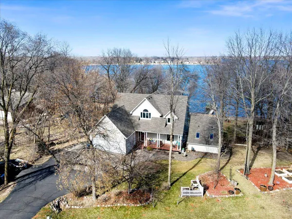 $1,200,000 | 28750 Glader Boulevard, Lindstrom, MN 55045