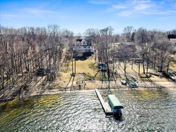 $1,200,000 | 28750 Glader Boulevard, Lindstrom, MN 55045