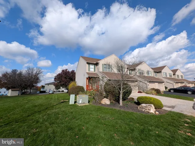 $199,900 | 115 Oak Ridge Lane, Unit 115, Dallastown, PA 17313