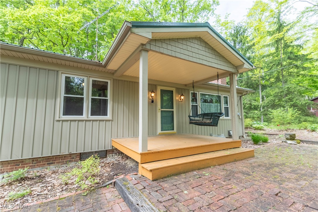 17444 Old State Road Middlefield, OH 44062 - Photo 5 of 41 Covered front porch