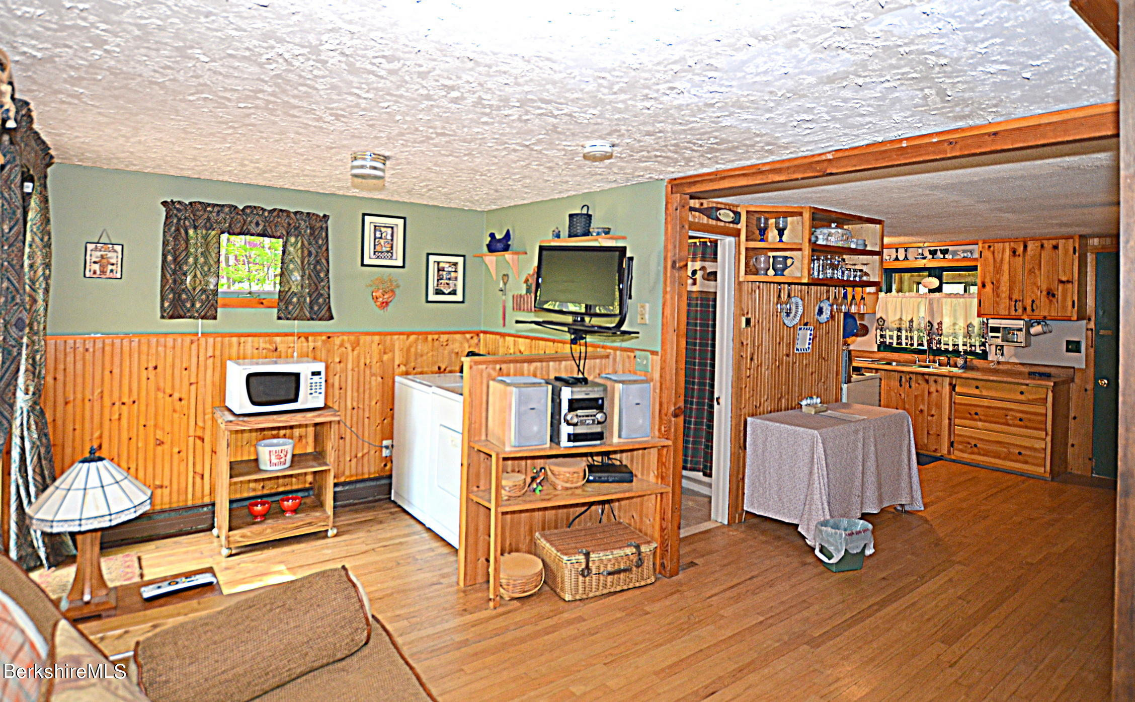 376 Wells Road Becket, MA 01223 - Photo 13 of 28 Main Level