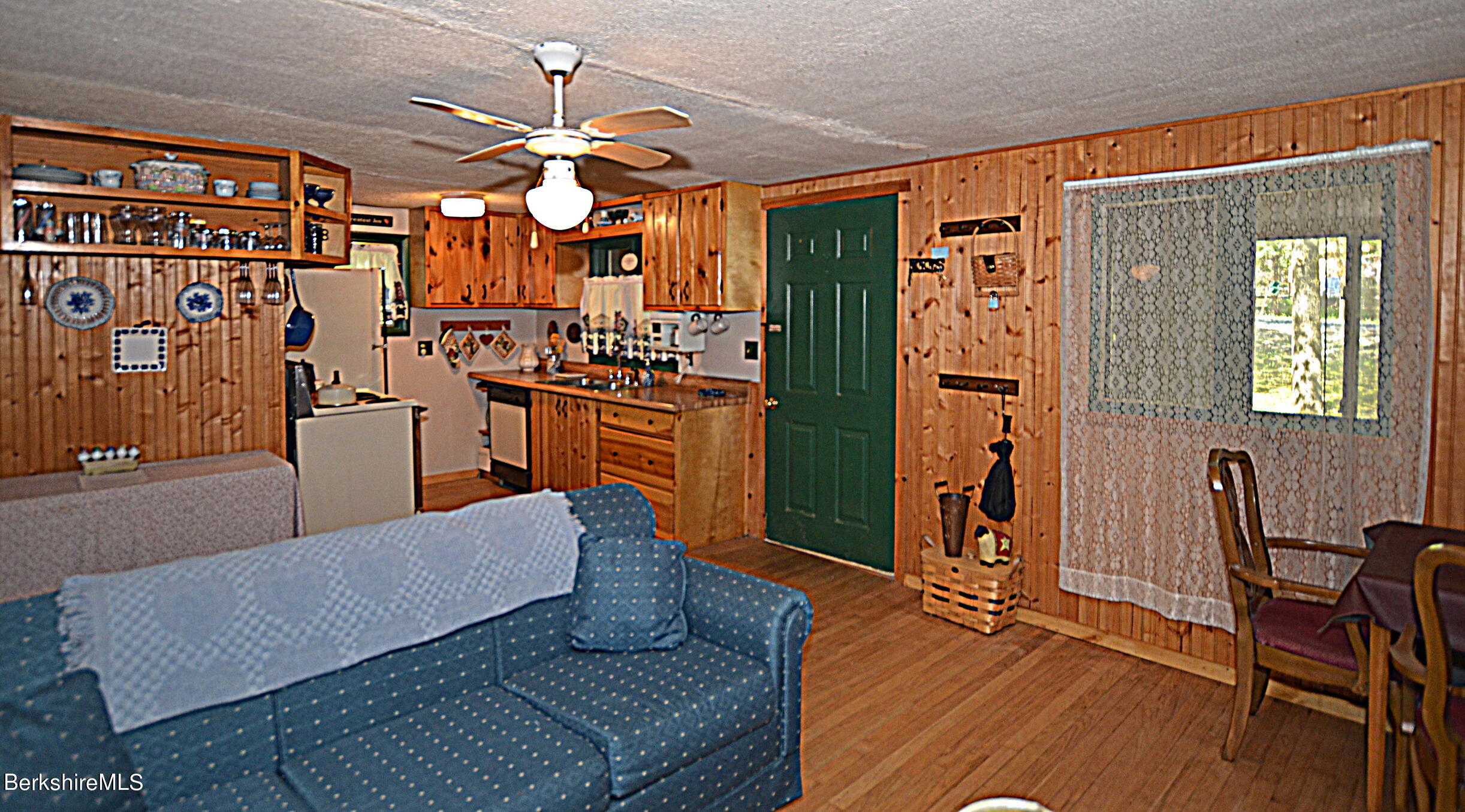376 Wells Road Becket, MA 01223 - Photo 14 of 28 Main Level