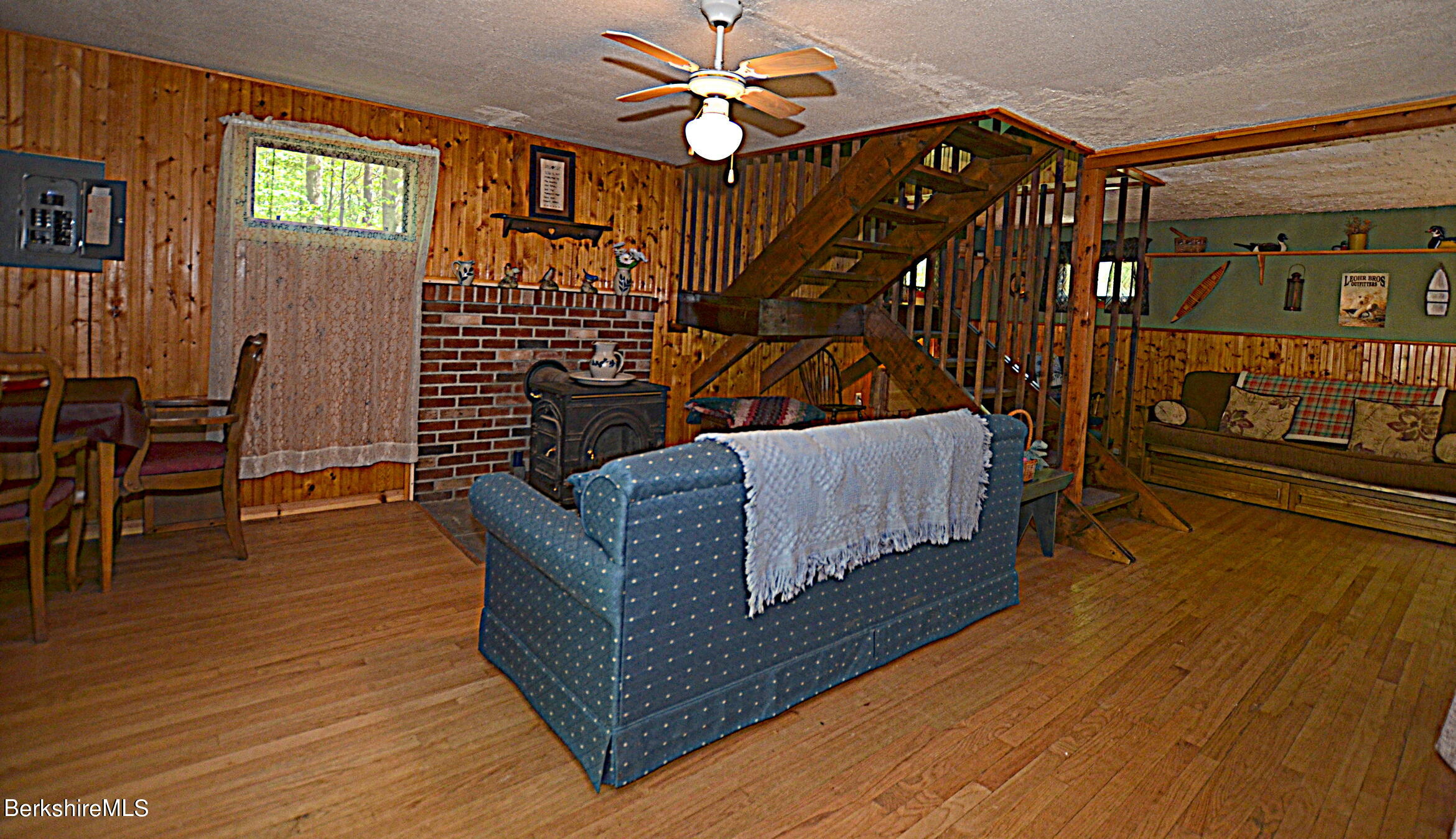 376 Wells Road Becket, MA 01223 - Photo 7 of 28 Living Area