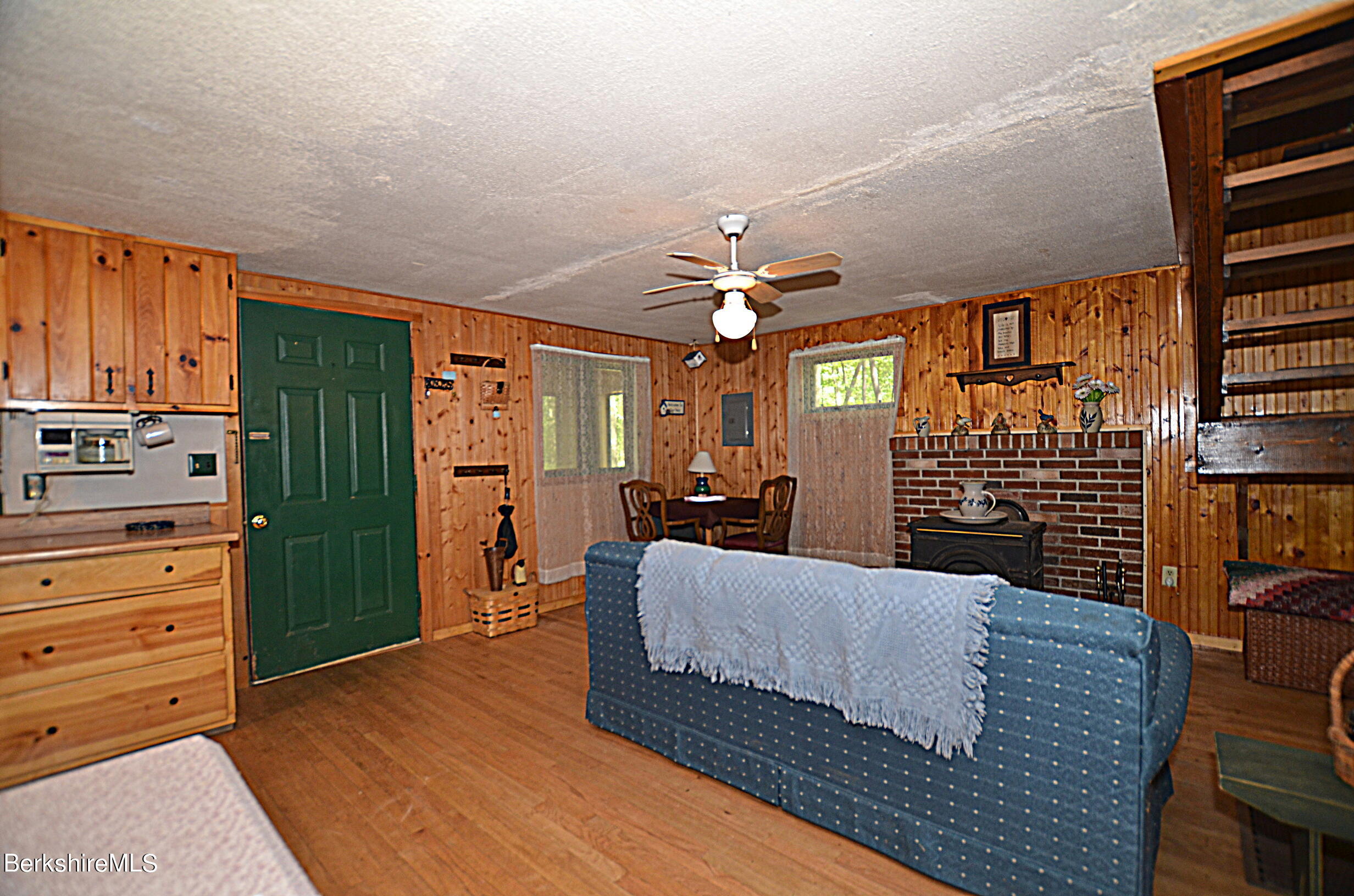 376 Wells Road Becket, MA 01223 - Photo 8 of 28 Living Area