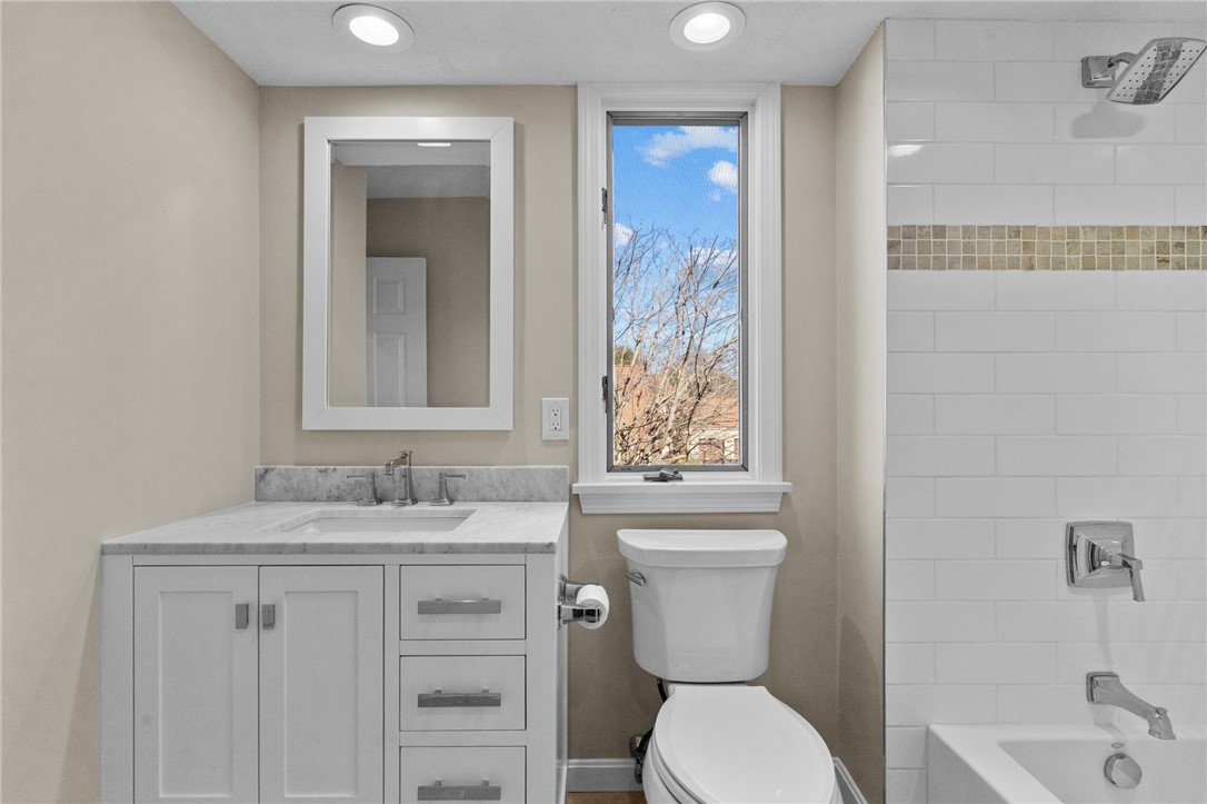 50 Abbott Run Valley Road, Unit 1601 Cumberland, RI 02864 - Photo 29 of 35 Gallery Image 29