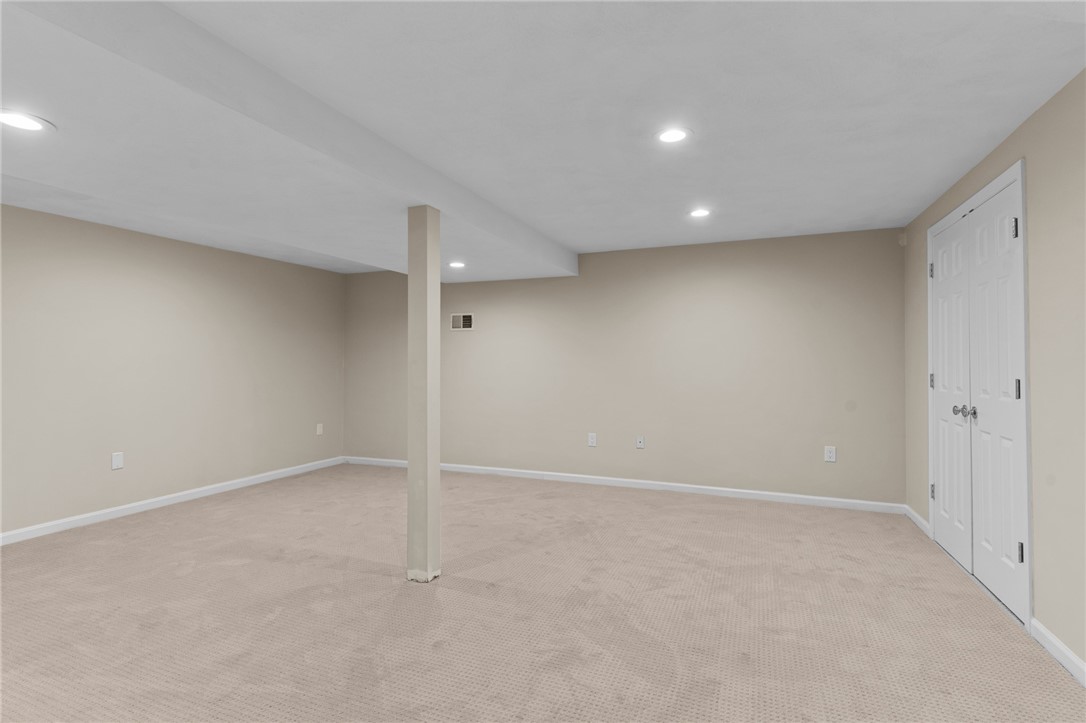 50 Abbott Run Valley Road, Unit 1601 Cumberland, RI 02864 - Photo 34 of 35 Gallery Image 34