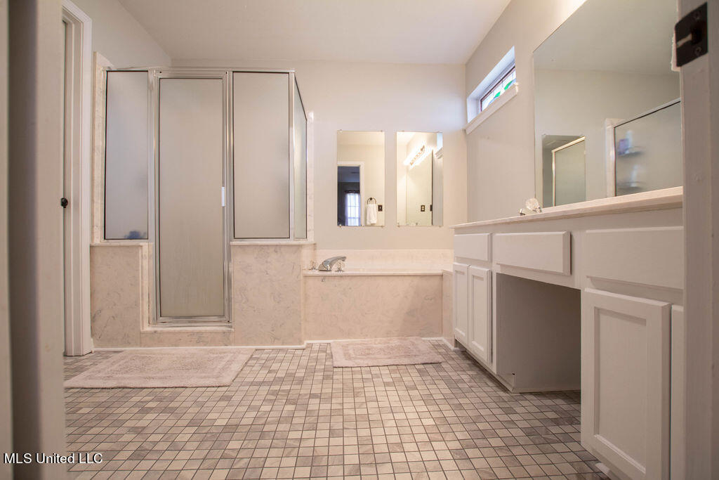 2142 Heather Ridge Southaven, MS 38672 - Photo 16 of 24 IMG_4363