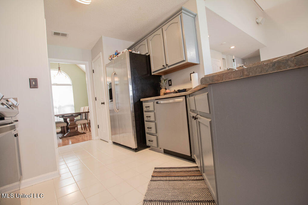 2142 Heather Ridge Southaven, MS 38672 - Photo 10 of 24 IMG_4334