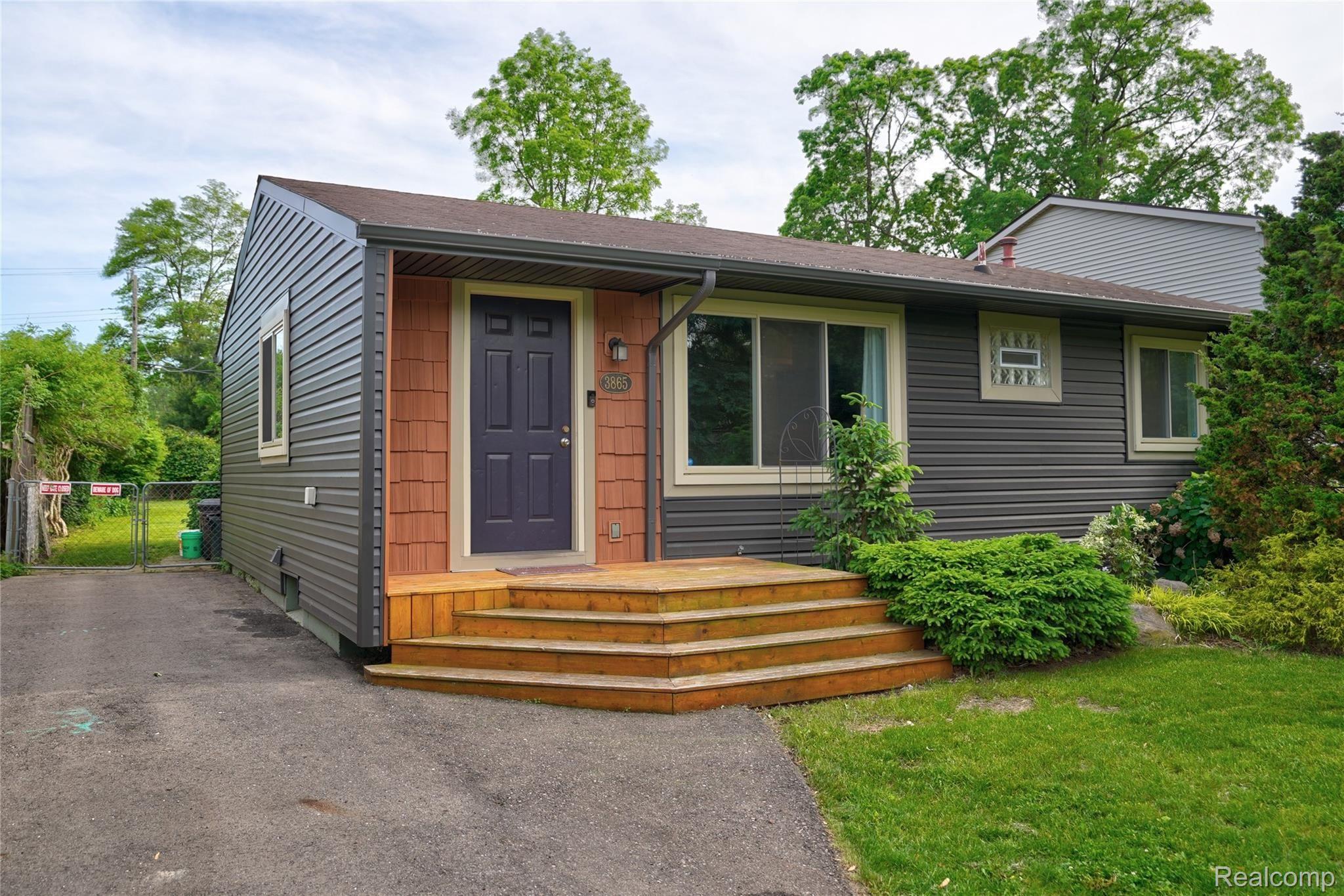 3865 Elmhurst Rd  03.jpg