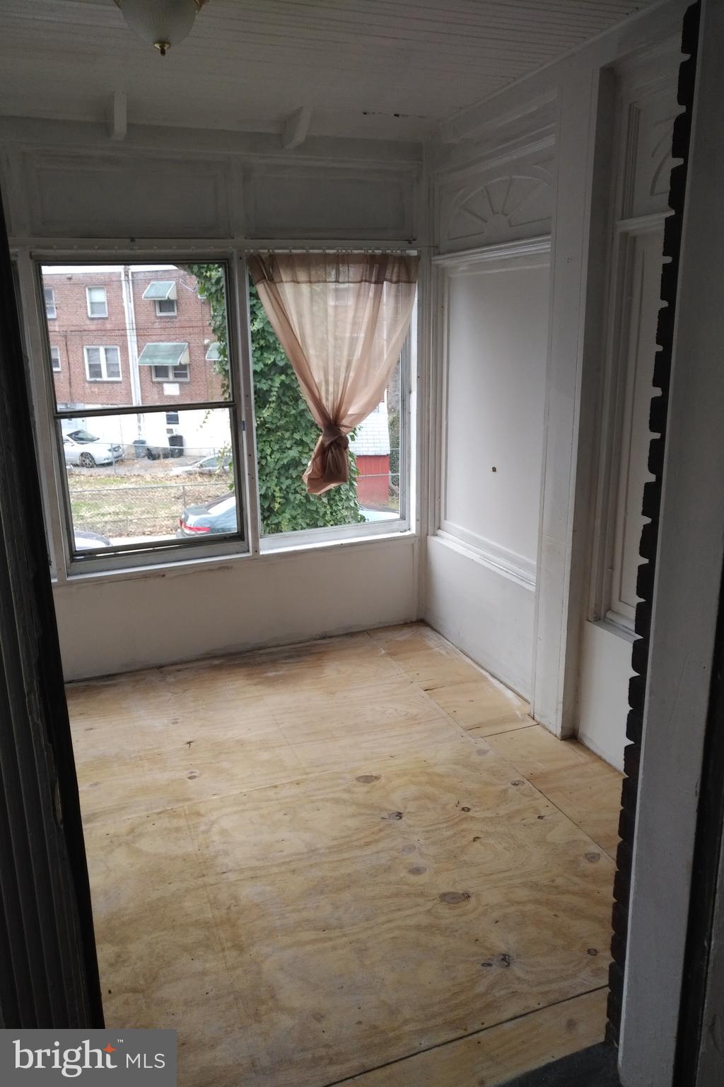 431 Copley Road Upper Darby, PA 19082 - Photo 5 of 27 Enclosed Front Porch
