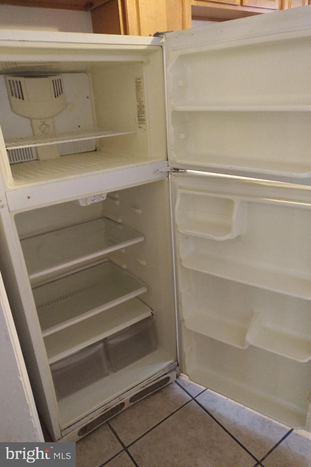 431 Copley Road Upper Darby, PA 19082 - Photo 8 of 27 Refrigerator is included